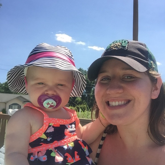 Meet your Posher, Hilliary - Picture 1 of 1